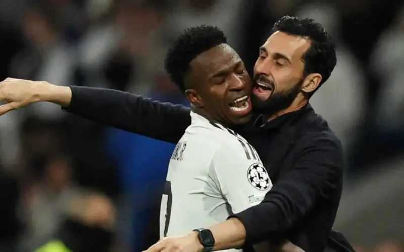 عناق لافت.. فيديو يوثق لحظة خاصة بين فينيسيوس وأربيلوا في تدريبات ريال مدريد